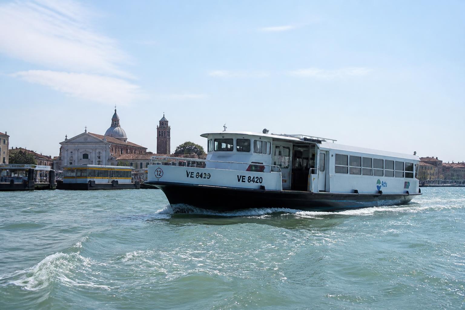 scopri come raggiungere burano da venezia usando il vaporetto linea 12. informazioni sui tempi, costi e itinerari consigliati per un viaggio facile e piacevole.
